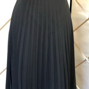Kate Hill Pleated Skirt Size 8